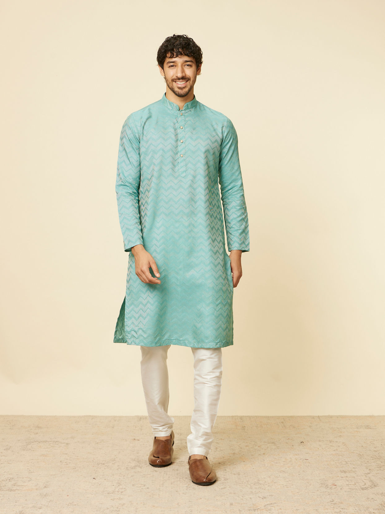 alt message - Manyavar Men Aqua Green Ikat Patterned Kurta Set image number 2